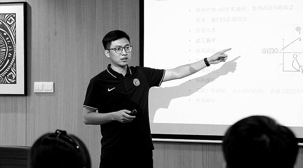 V.League từ 14 lên 18 đội: bốn tấm vé mới và những tấm giấy phép còn để trống