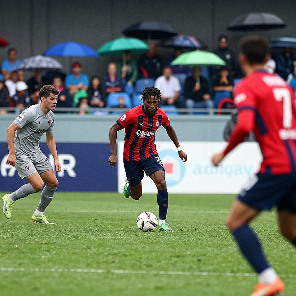 Công an Hà Nội 1-4 Gamba Osaka: Khe hở tuyến hai và cái giá của một pha mất bóng