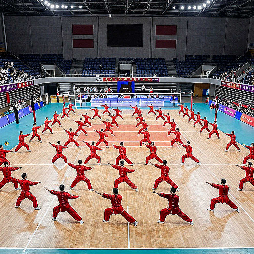Một đài truyền hình tự mở giải bóng chuyền đại học: lá thăm ở Jakarta và khoảng trống phía sau